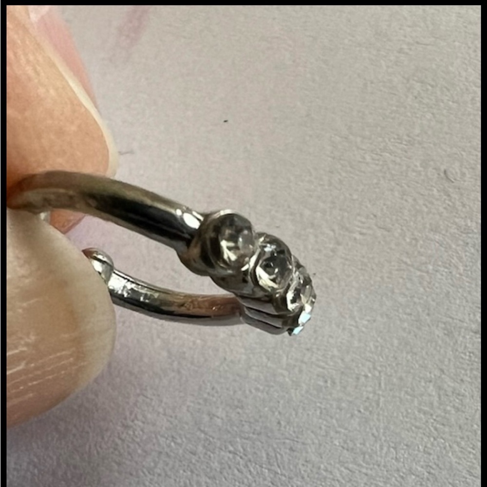 Silver tone Faux Piercing, Septum Clip On, Ring, Body Jewelry, Piercing 5 Stones